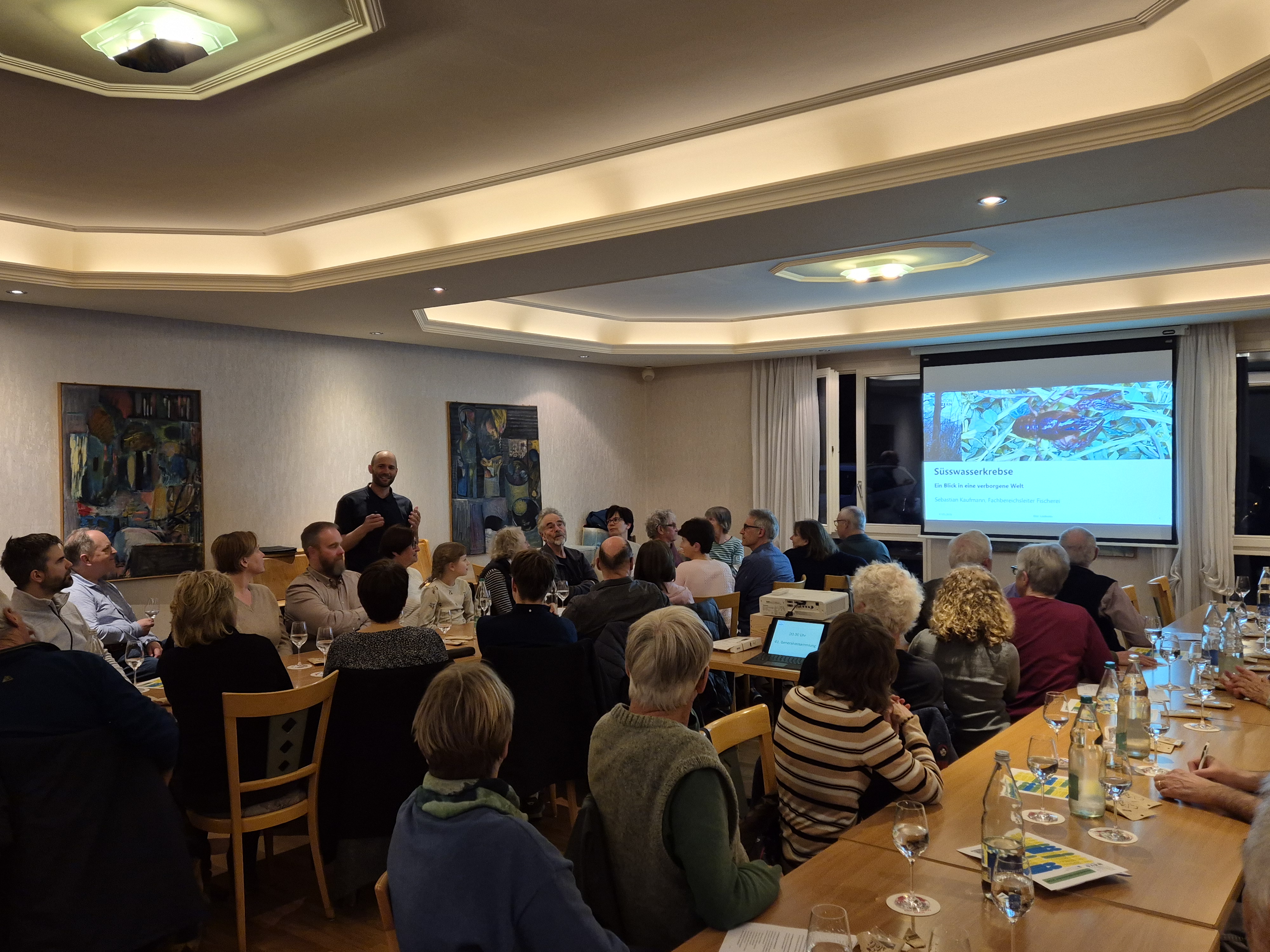 Sebastian Kaufmann informierte über die einheimischen Süsswasserkrebse.