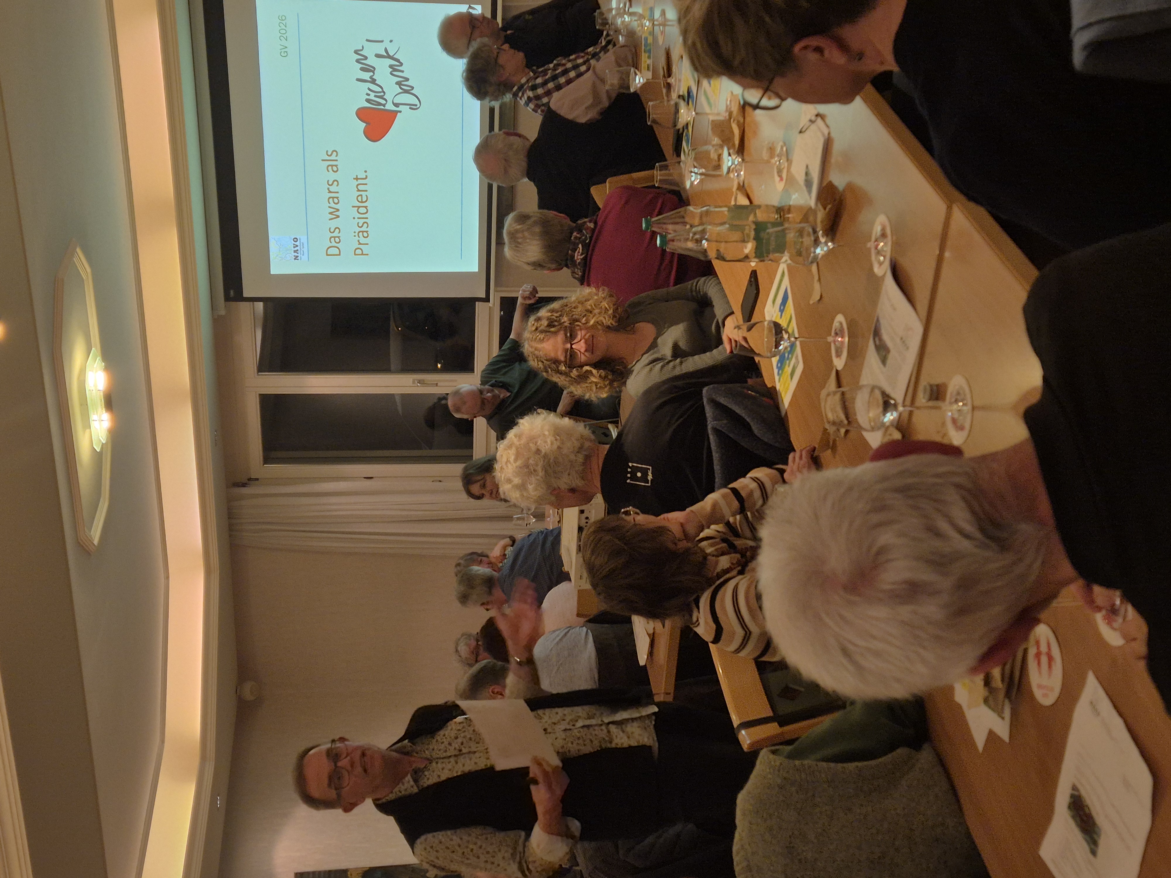 Ruedi blickt zurück.